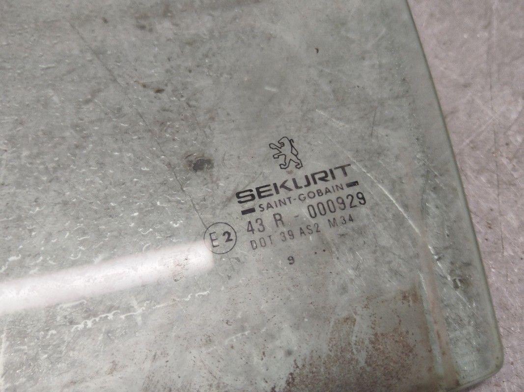 Стекло двери задней левой PFFOMX Peugeot 406 купить