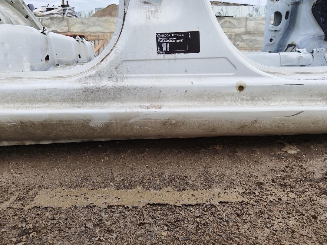Стойка кузовная центральная правая I5AOIZ Skoda Fabia купить
