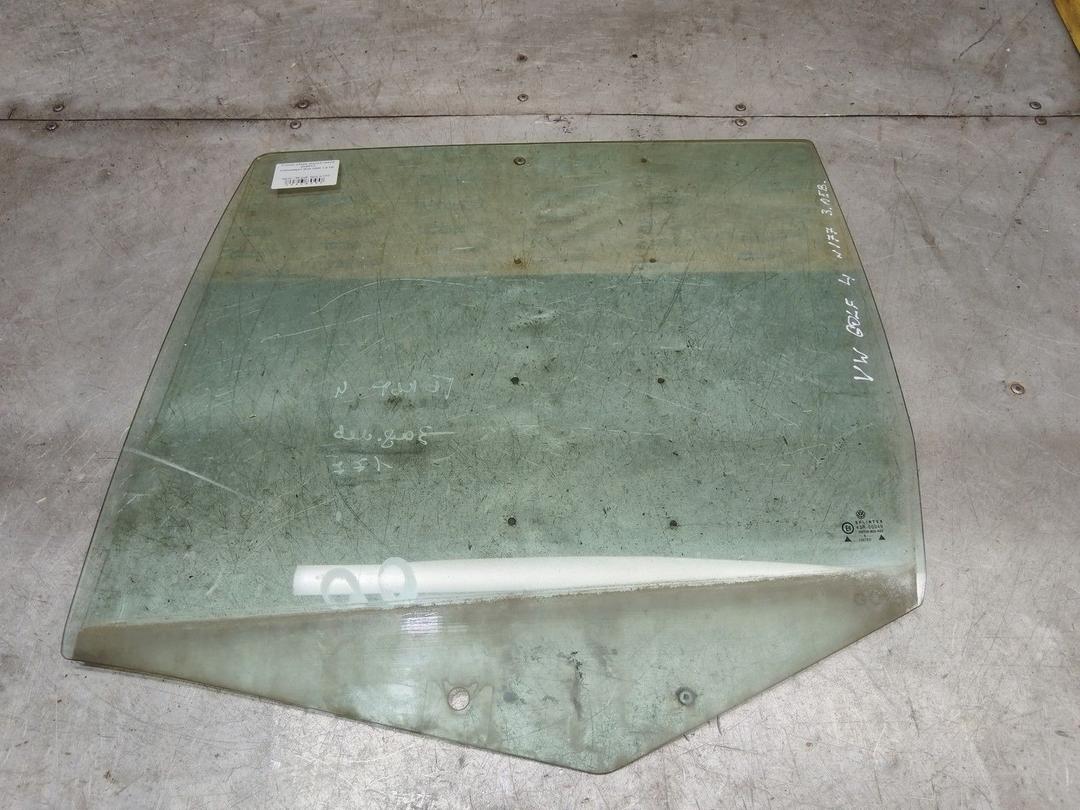 Стекло двери задней левой OV5YY2 Volkswagen Golf - Фото 1