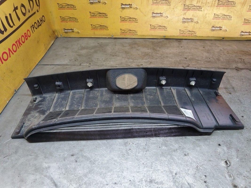 Пластик багажника IPW1IV Mitsubishi Colt купить