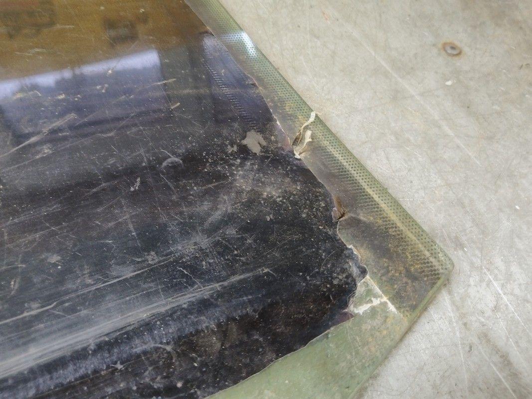 Стекло двери задней левой D3N1LS Audi 100 купить на авторазборке