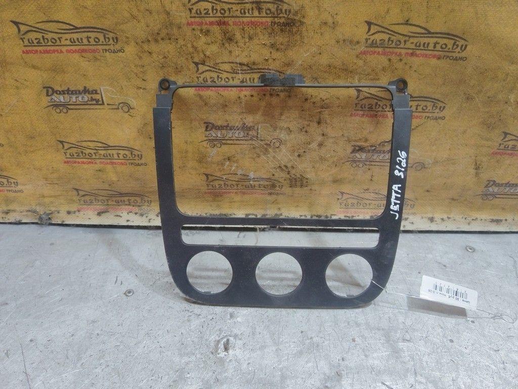 Рамка под магнитолу 001ZJP Volkswagen Jetta - Фото 1