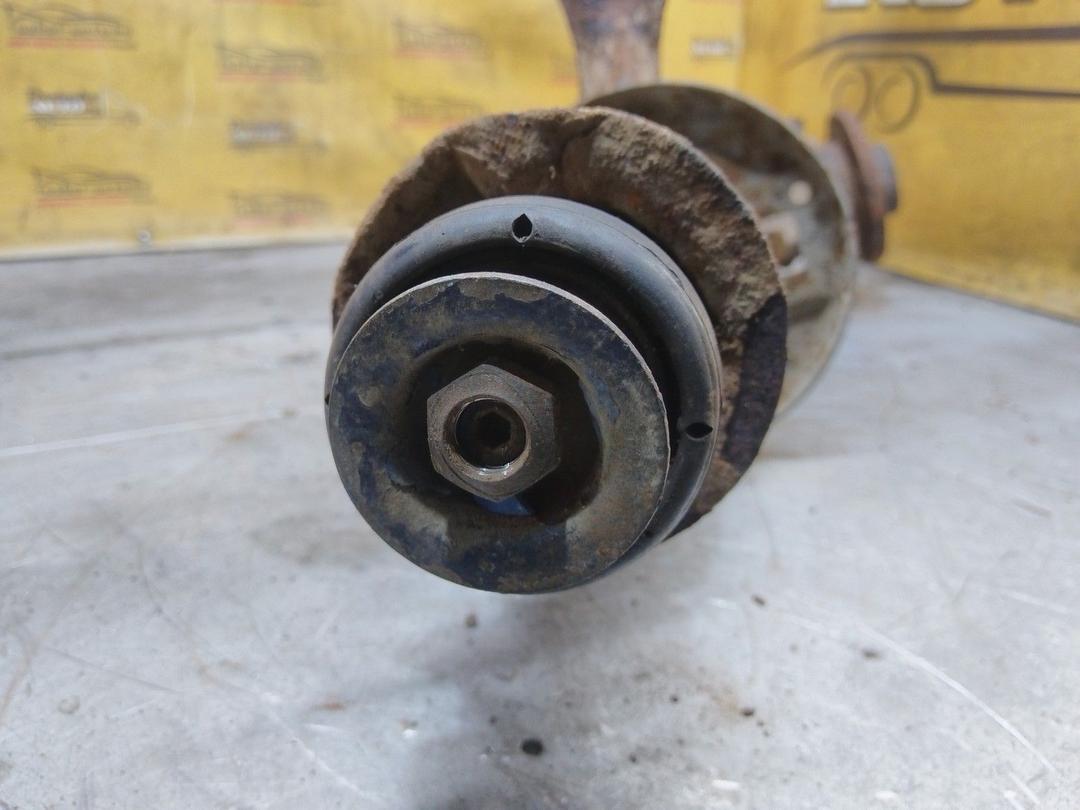 Кулак поворотный правый K7V86D Audi 80 купить на авторазборке