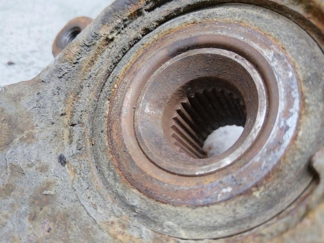 Кулак поворотный левый RJWH6P Peugeot 406 купить с доставкой