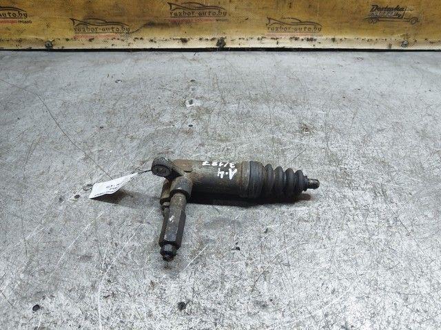 Цилиндр сцепления главный UIS3UZ Audi A4