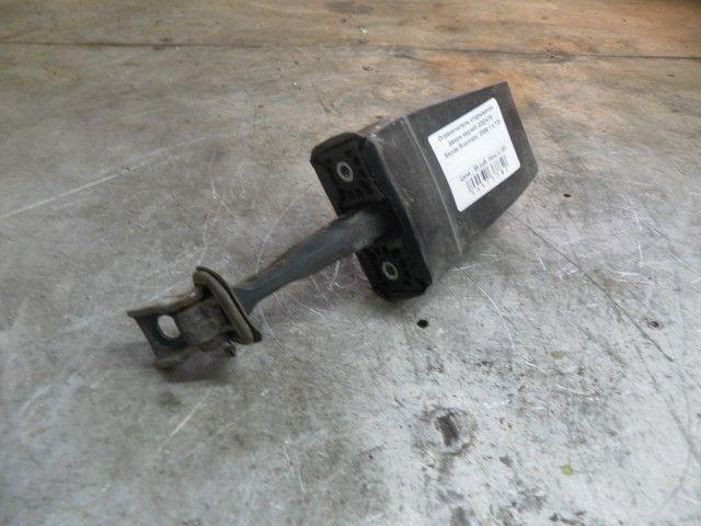 Ограничитель открывания двери задней 0DDK75 Skoda Roomster - Фото 1