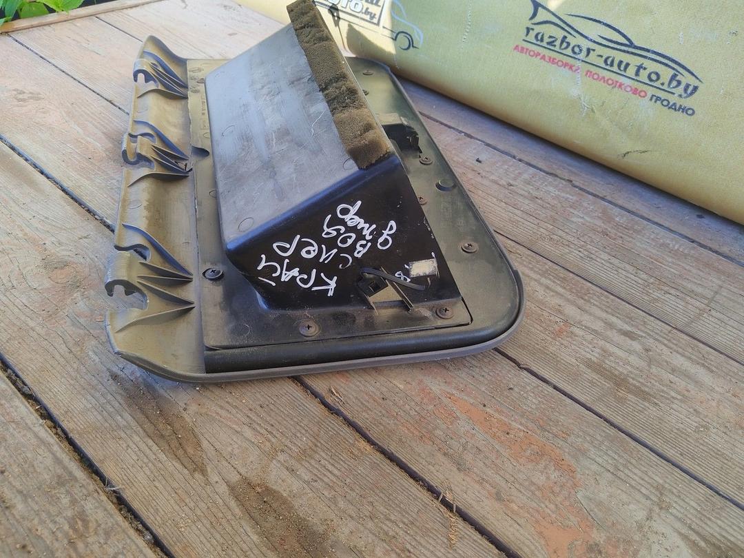 Бардачок M8X8IX Chrysler Voyager купить с доставкой