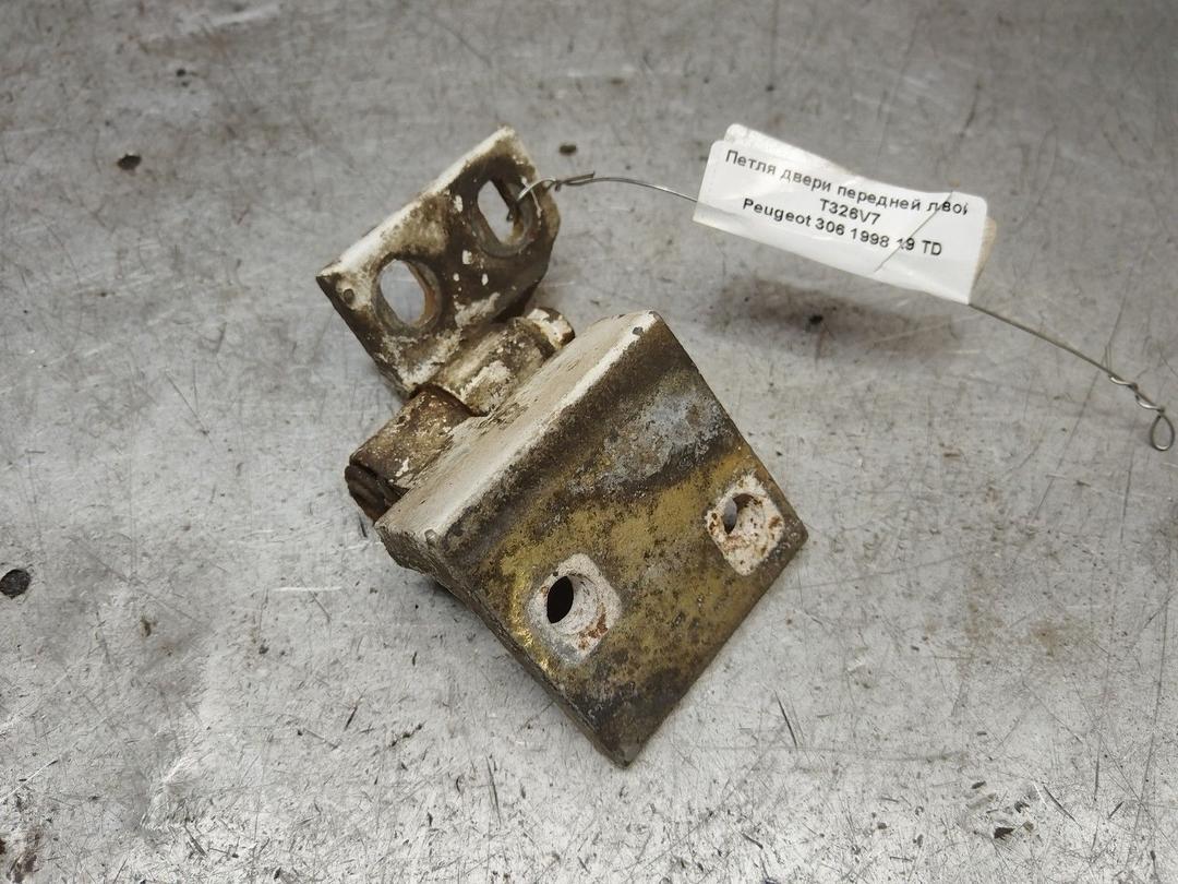 Петля двери передней левой T326V7 Peugeot 306 - Фото 1