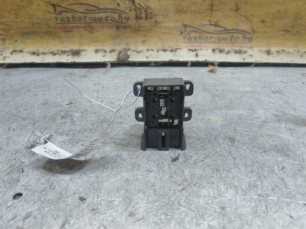 Кнопка стеклоподъемника переднего правого YVI5UH Honda FR-V - Фото 2