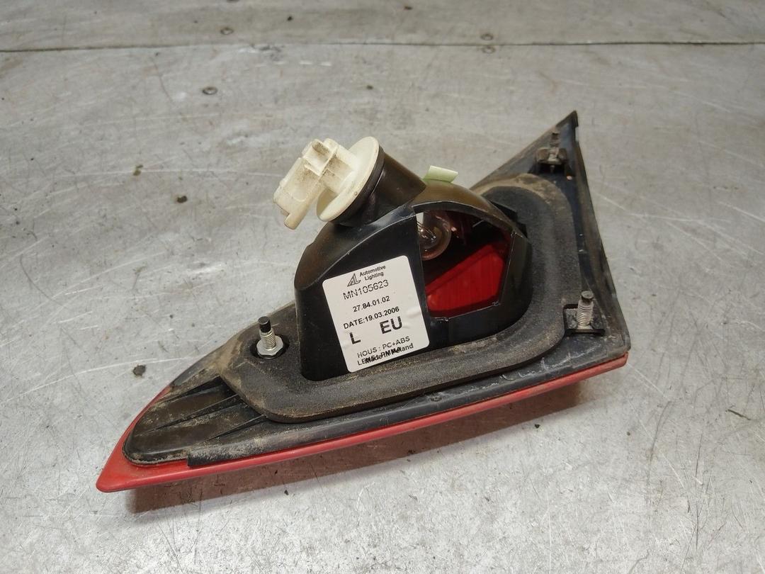 Фонарь крышки багажника левый NE80T8 Mitsubishi Colt купить с доставкой