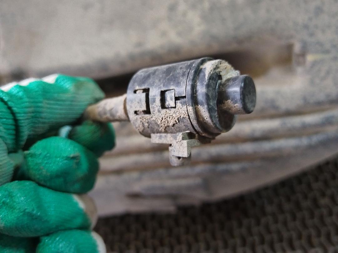 Бак топливный FFMBGU Toyota Avensis купить в магазине запчастей бу