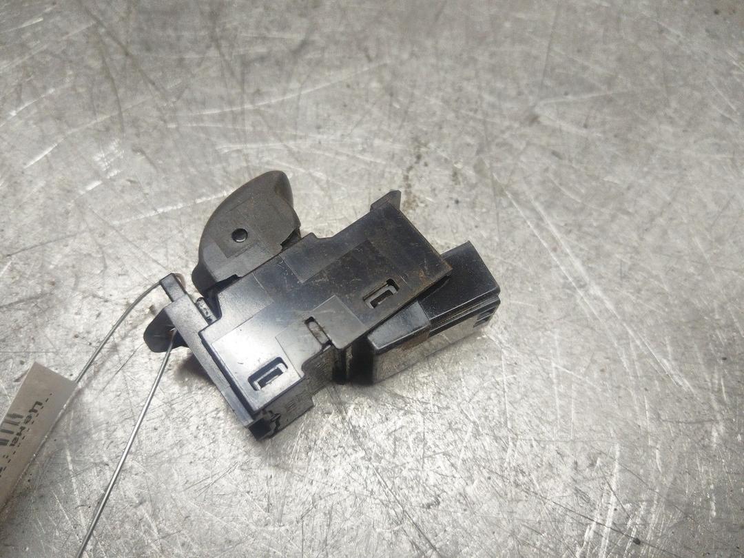 Кнопка стеклоподъемника заднего правого 1C4SPZ Volvo XC70 купить