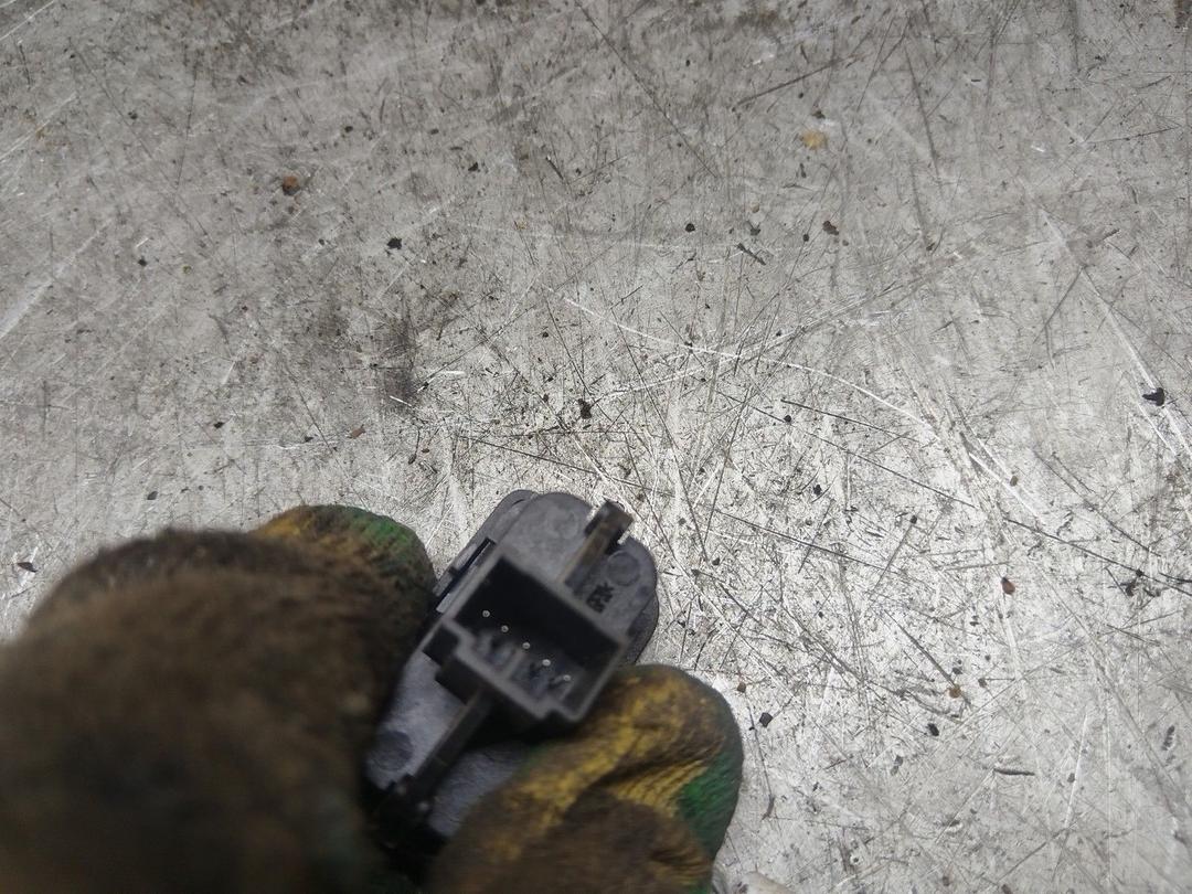 Кнопка (выключатель) 06L8E8 Volvo S40 купить на авторазборке