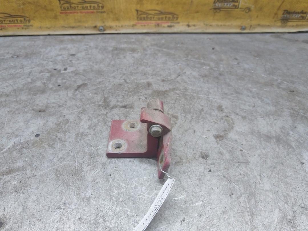 Петля двери передней правой QFV1S8 Peugeot 406 купить на авторазборке