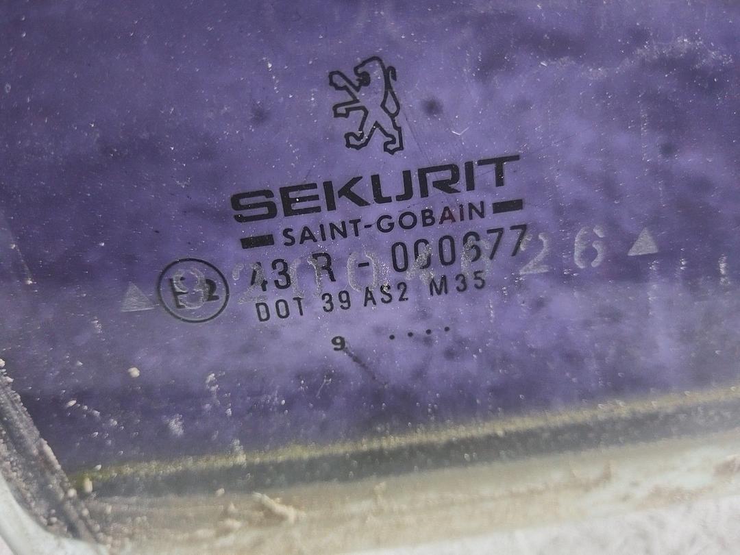 Стекло двери задней правой BC2RAR Peugeot 607 купить с доставкой