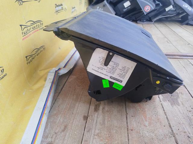 Бардачок 7M2Q3F Volkswagen Passat купить