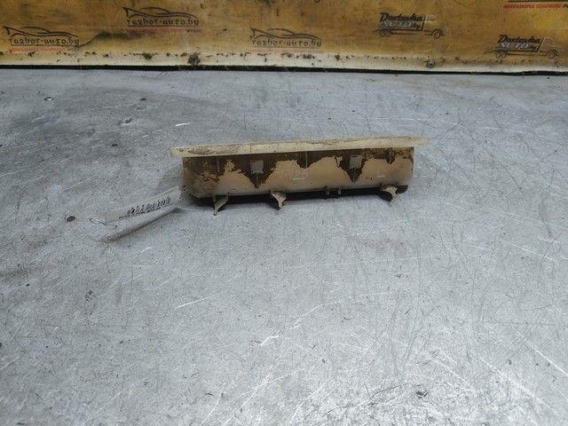 Решетка вентиляции кузова 9IIUB7 Toyota Avensis купить