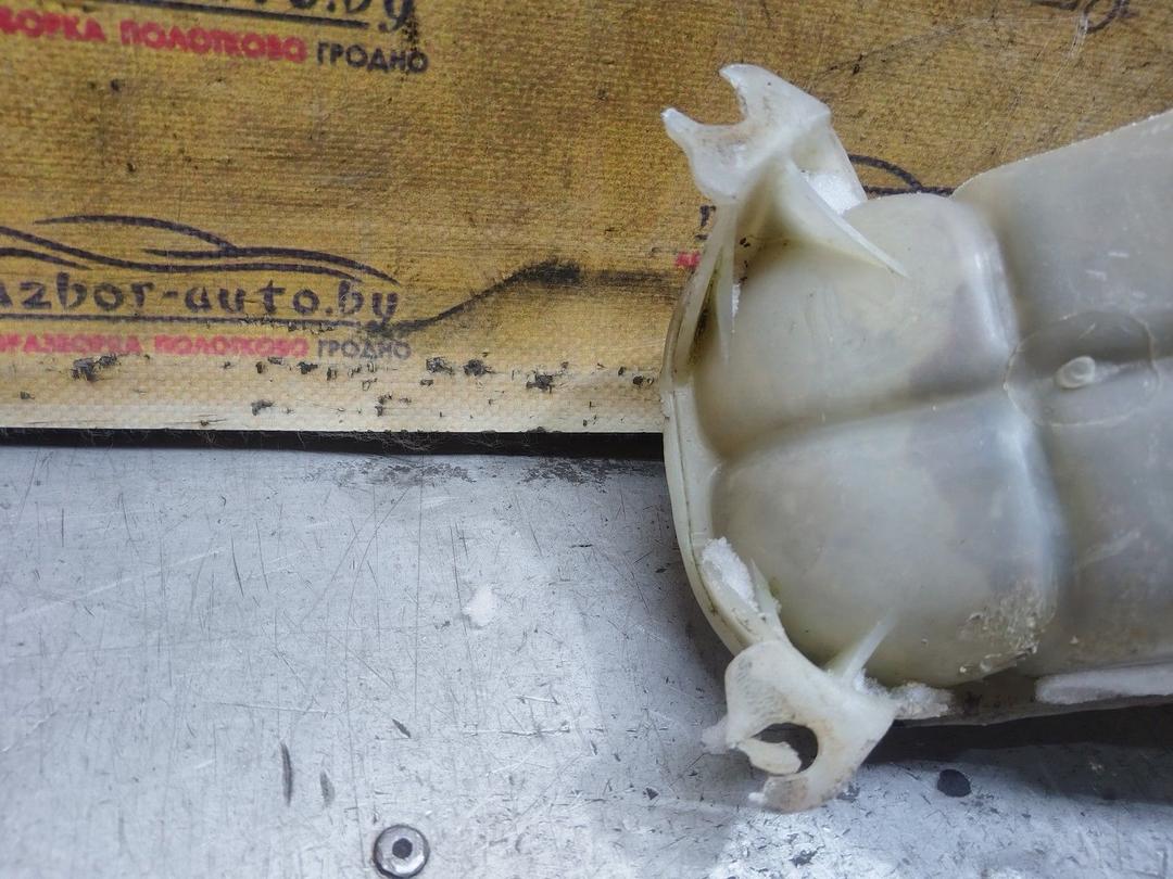 Бачок расширительный M4MZ8M Mercedes E W124 - Фото 6