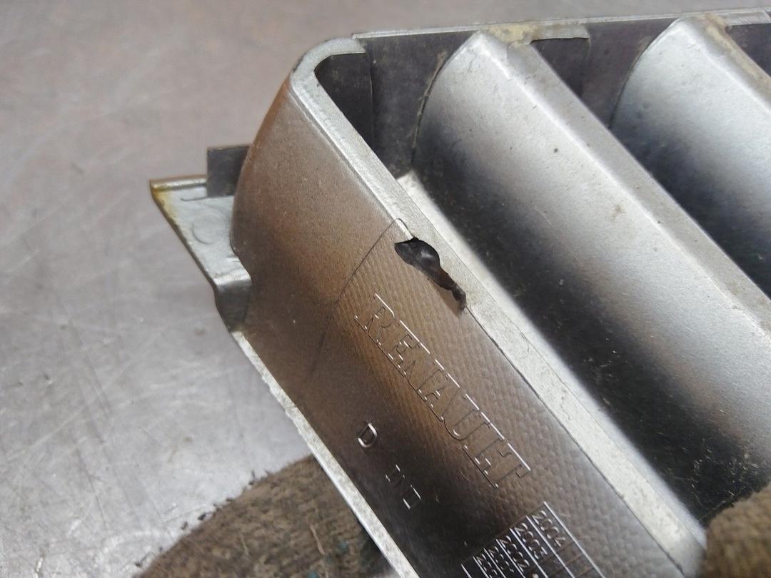 Решетка радиатора W1FL05 Renault Vel Satis купить с доставкой