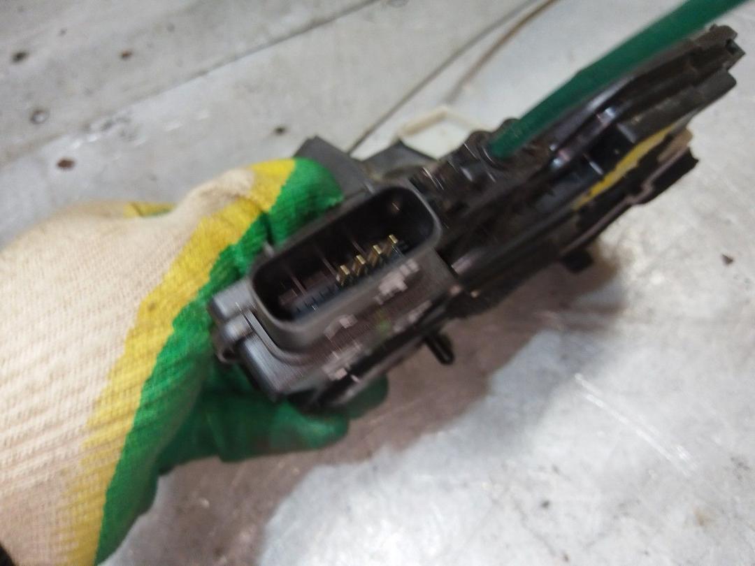 Замок двери задней правой WVZQRE Kia Sorento купить на авторазборке