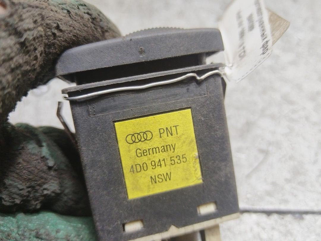 Кнопка противотуманных фар 8AK06P Audi A4 купить в магазине запчастей бу