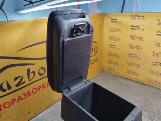 Консоль салона (кулисная часть) ISNVUJ Toyota Corolla купить на авторазборке