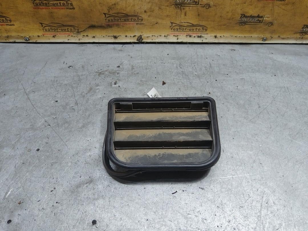 Решетка вентиляции кузова 2UK764 Volvo S60