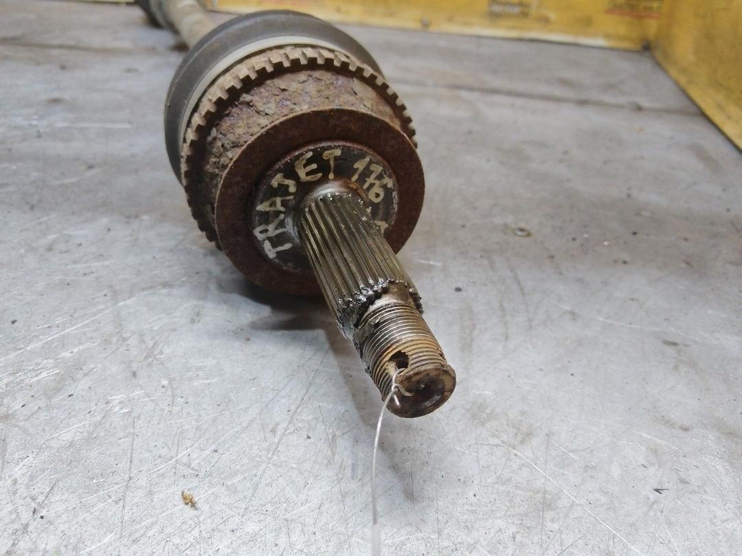 Полуось передняя правая (приводной вал, ШРУС) CW0Q20 Hyundai Trajet купить