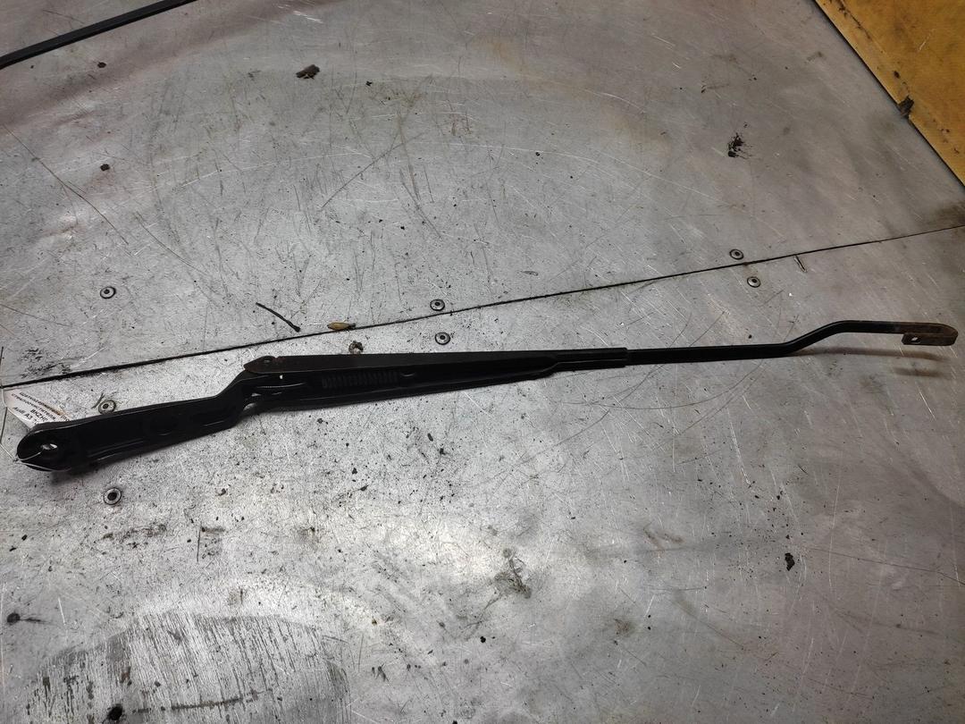 Щеткодержатель (поводок стеклоочистителя, дворник) BKZH86 Audi A3 - Фото 2