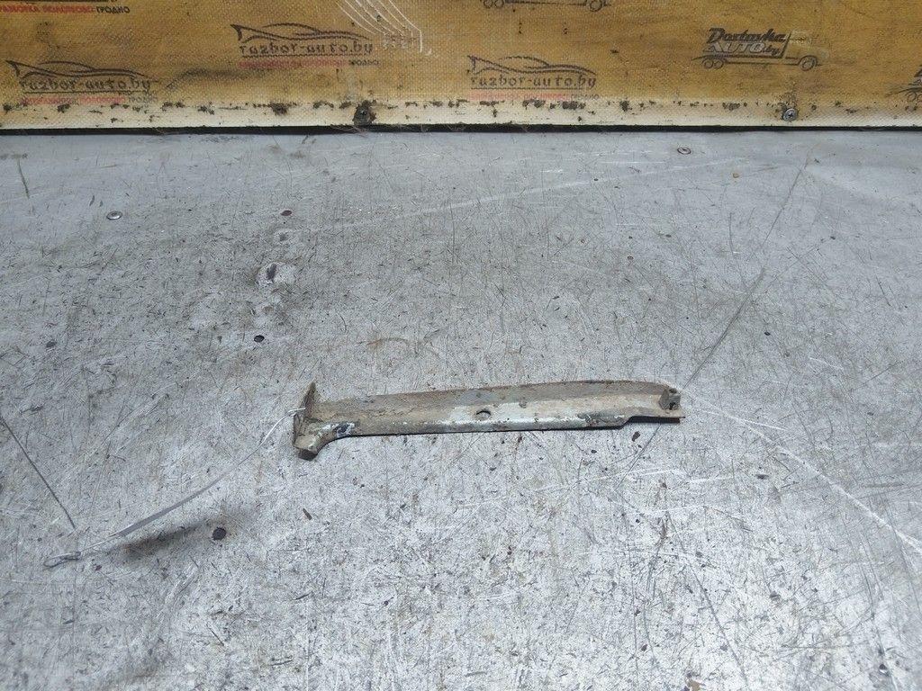 Кронштейн крепления крыла переднего правого 86KD4M Audi 80 - Фото 4