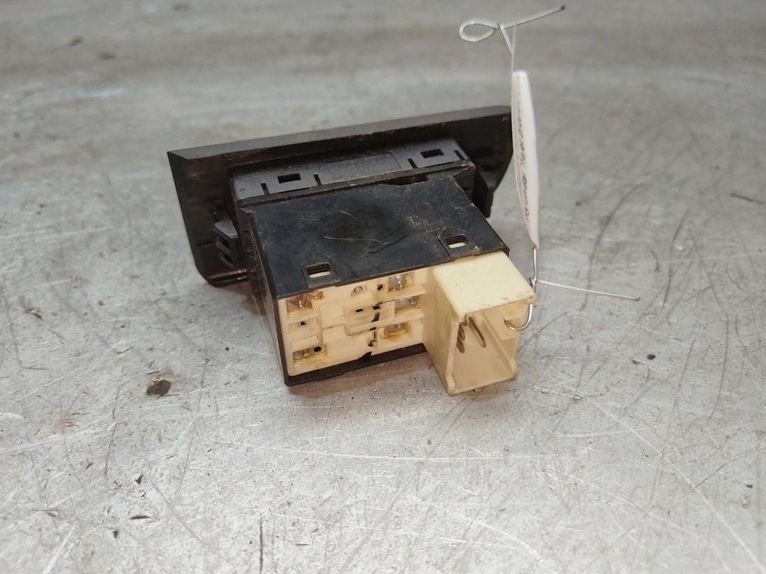 Кнопка стеклоподъемника заднего правого 6Q28XK Hyundai Trajet - Фото 2