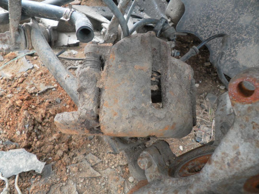 Суппорт передний левый GYW74Q Renault Scenic