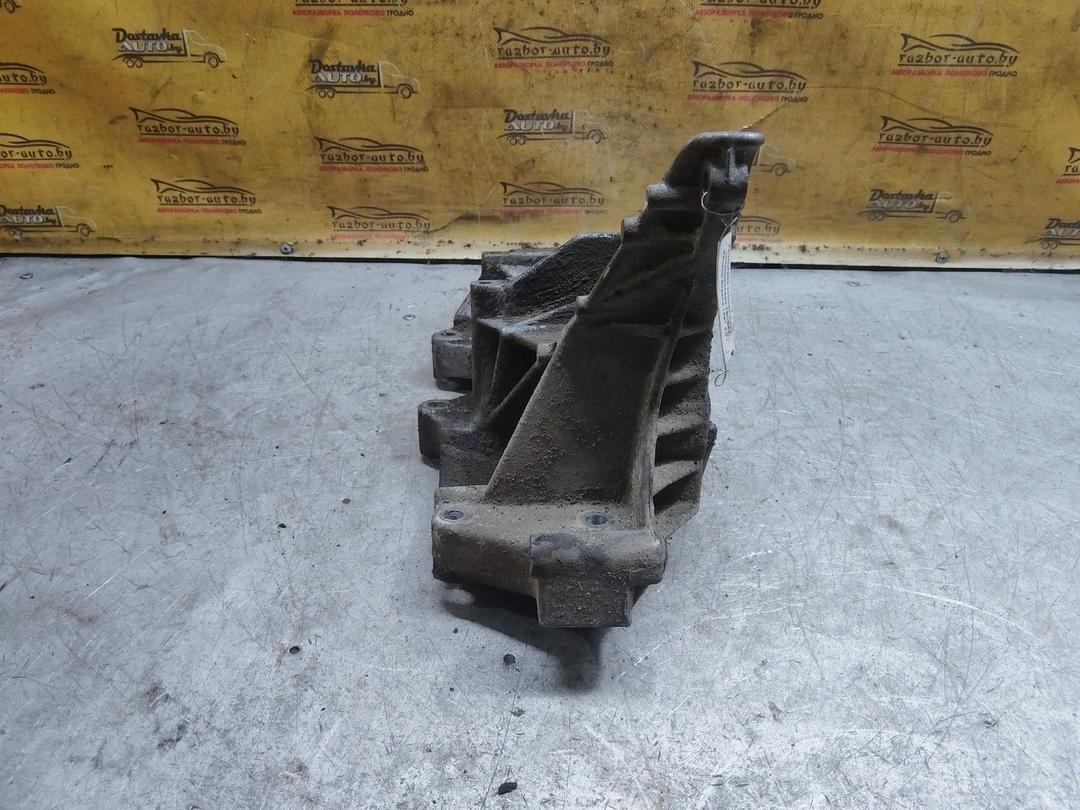 Кронштейн компрессора кондиционера 7BCB62 Renault Espace купить в магазине запчастей бу