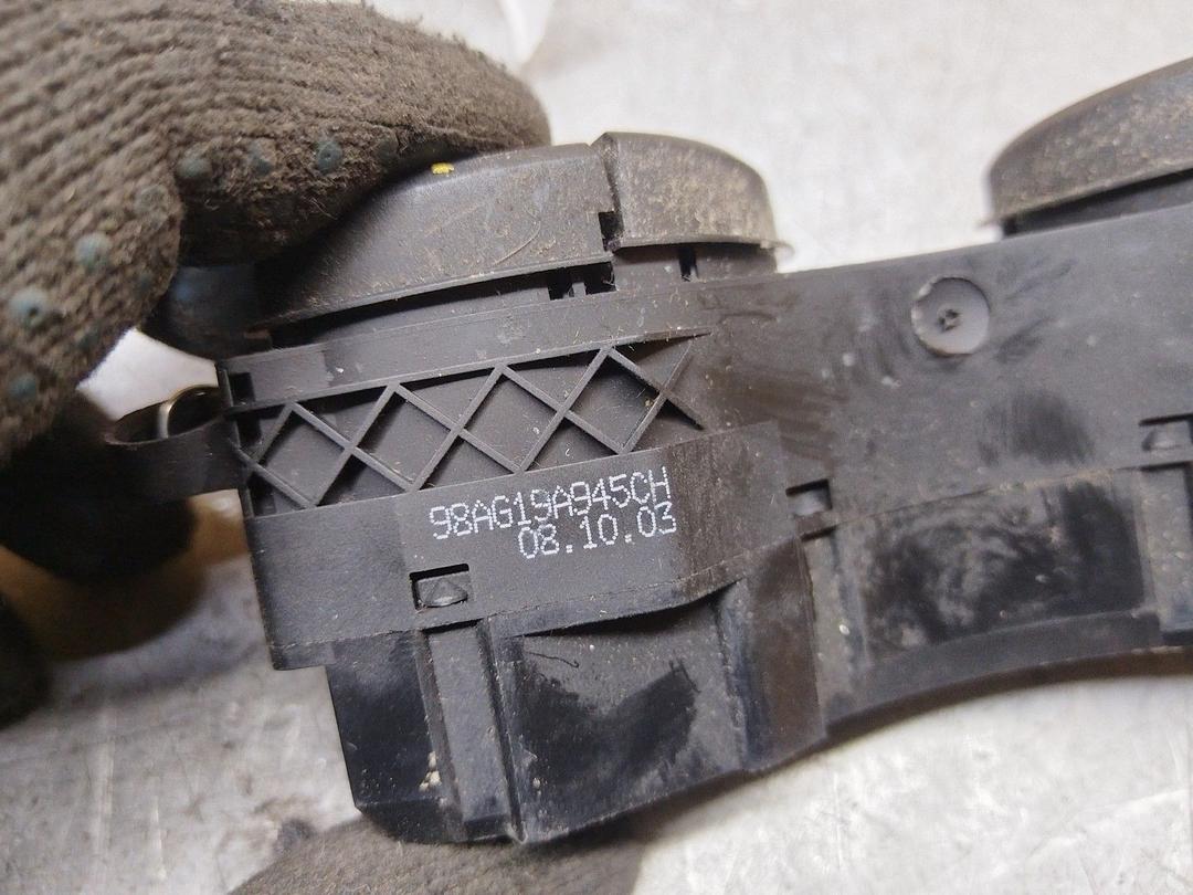 Блок кнопок UP7C5O Ford Focus купить в магазине запчастей бу
