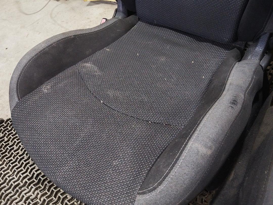 Салон (комплект сидений) 31AHUK Peugeot 206 купить в магазине запчастей бу