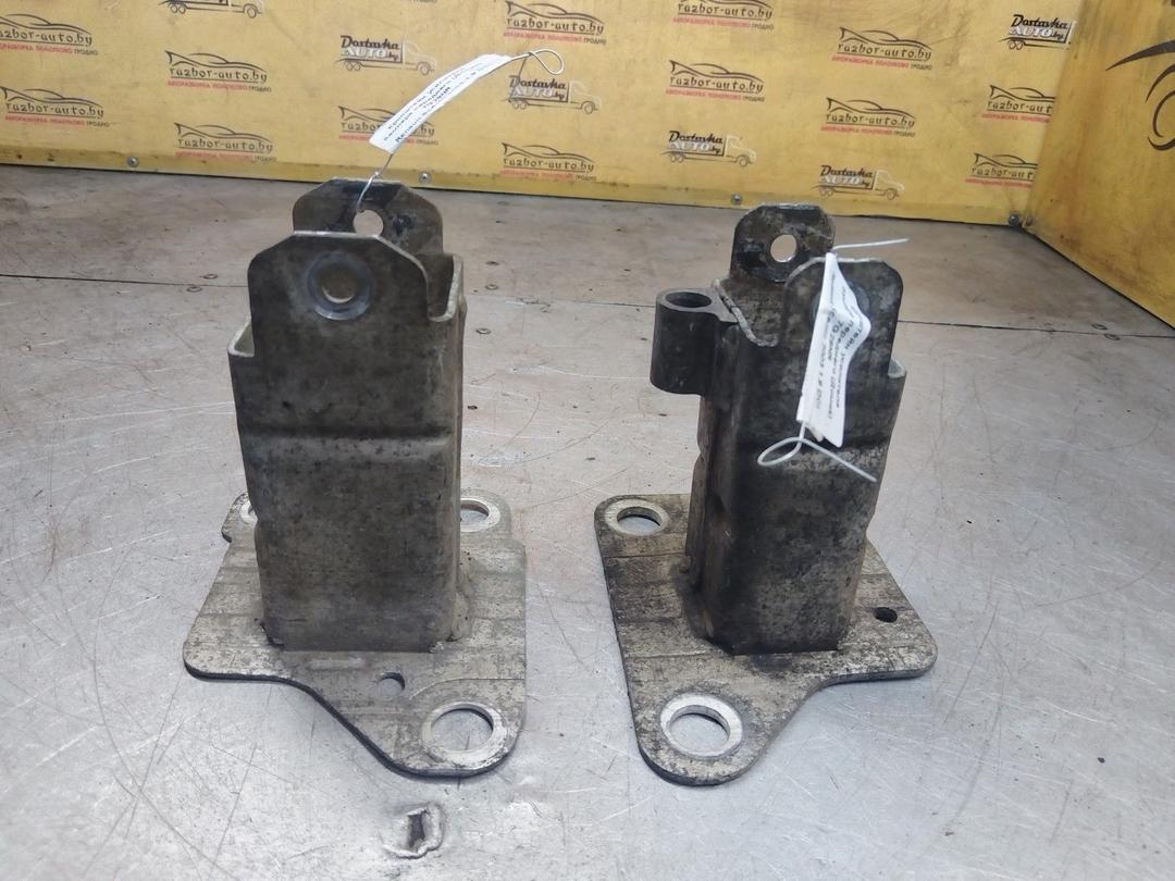 Кронштейн усилителя бампера переднего (Домик) 7G29NR Renault Scenic купить