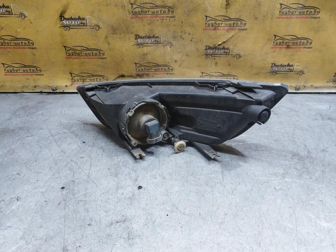 Фонарь противотуманный правый 4VZM43 Ford Mondeo купить на авторазборке