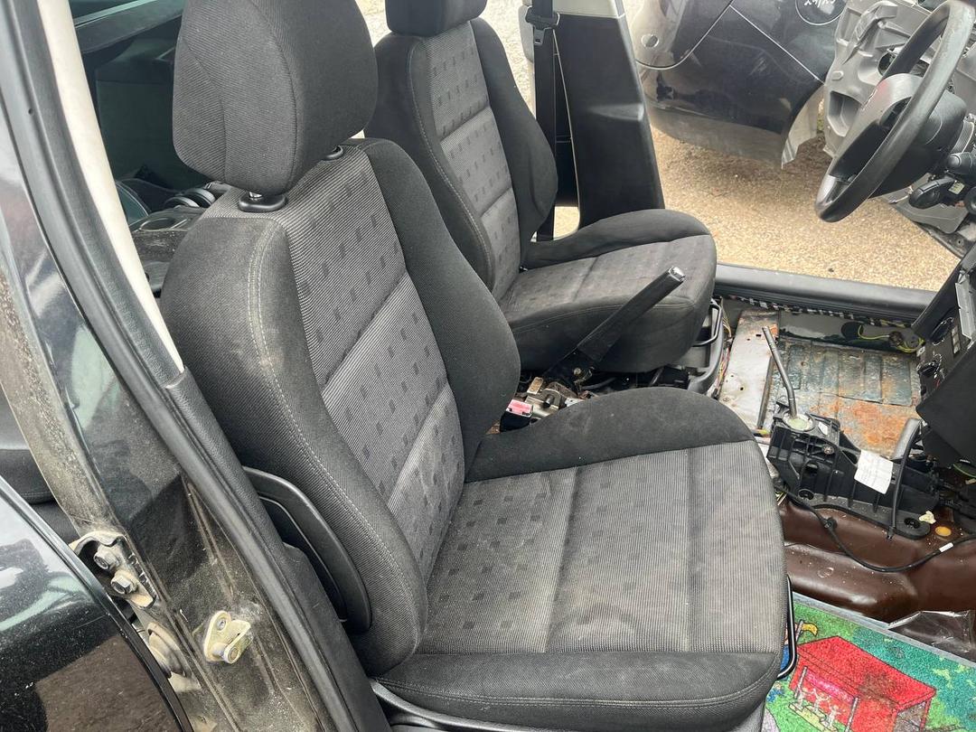 Сиденье переднее 28CL0Z Peugeot 307