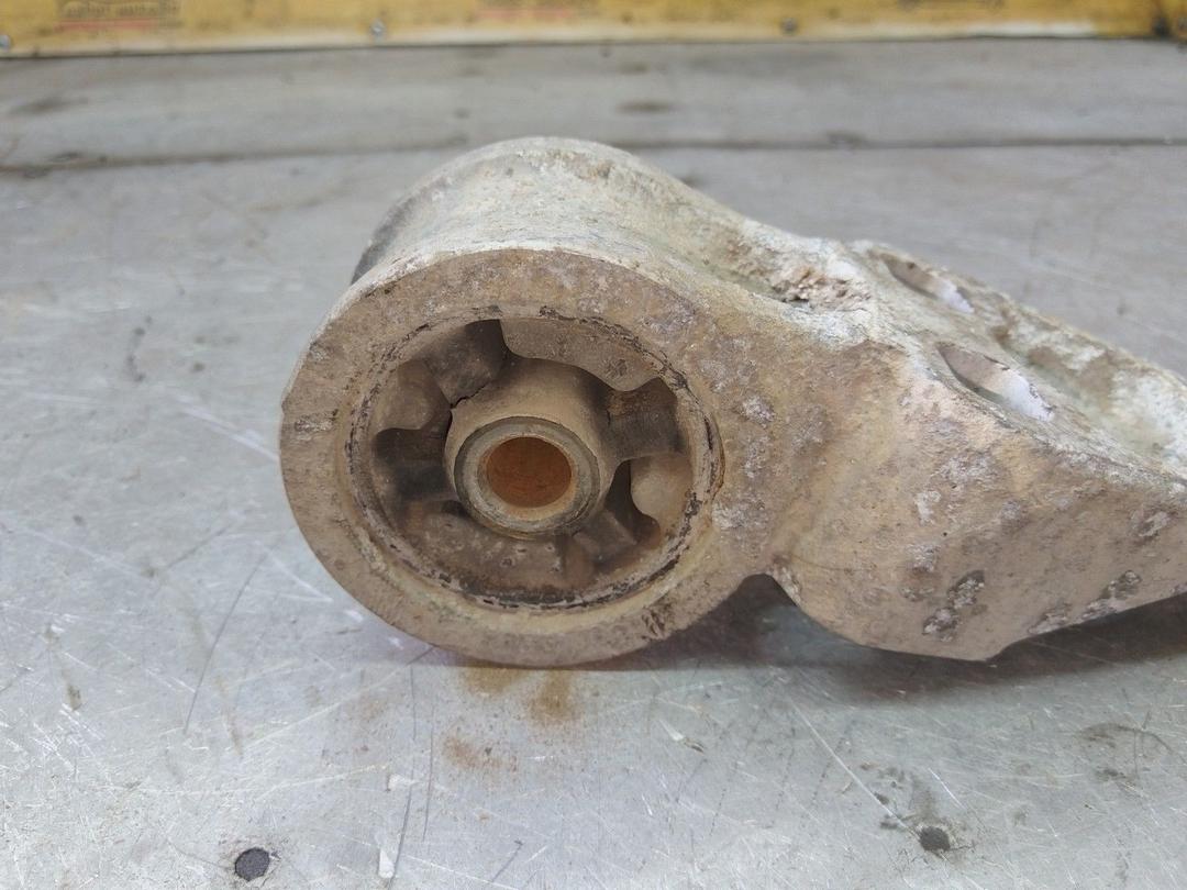 Кронштейн крепления балки подвески 3G8Z01 Volkswagen Passat купить с доставкой