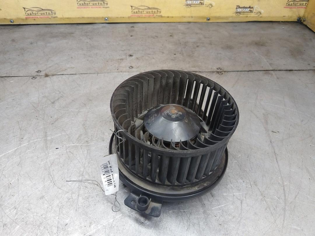 Моторчик печки WY50OU Audi A4 - Фото 1