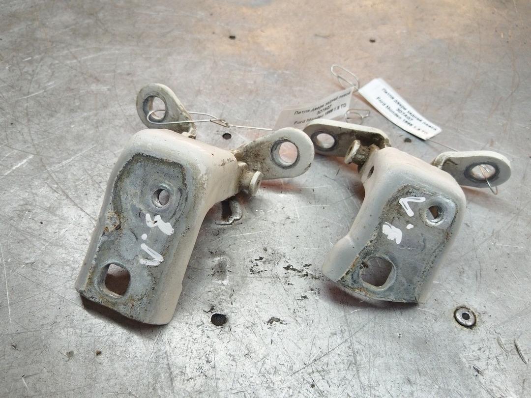 Петля двери задней левой 3D7AQ7 Ford Mondeo