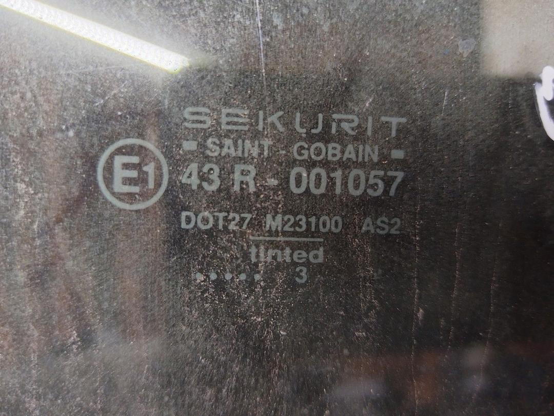 Стекло двери задней правой BA79GV Ford Escort купить