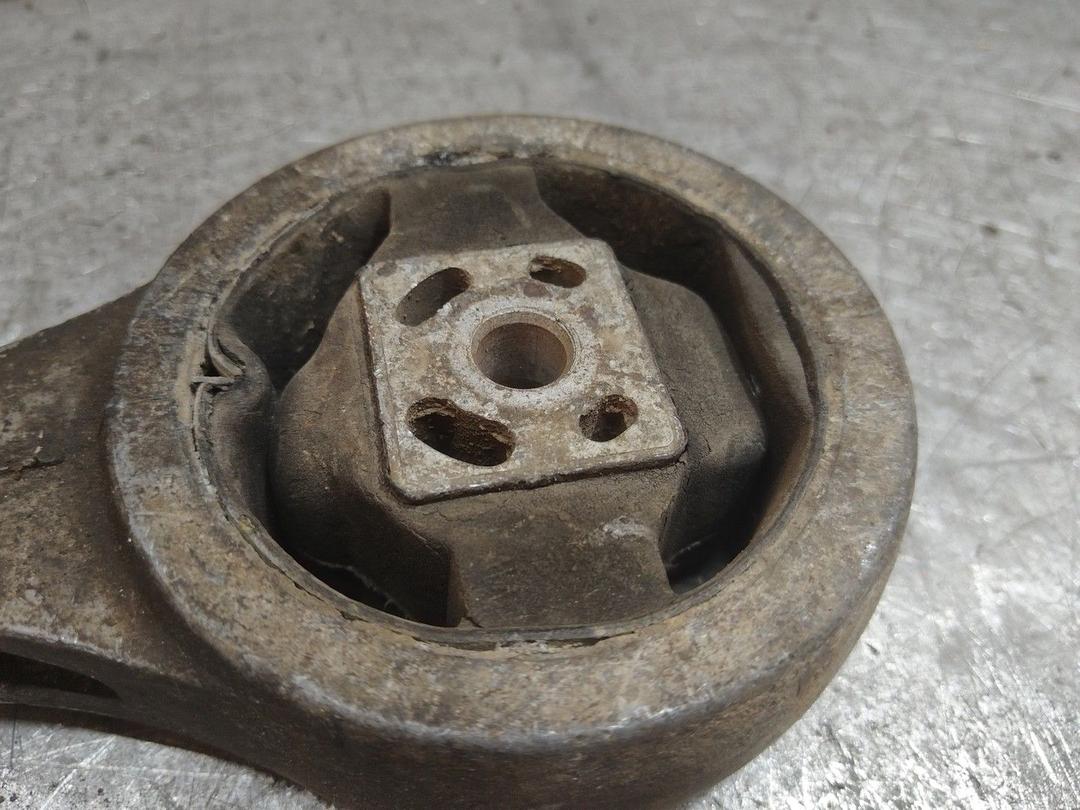 Подушка крепления КПП P79WEG Skoda Fabia - Фото 2