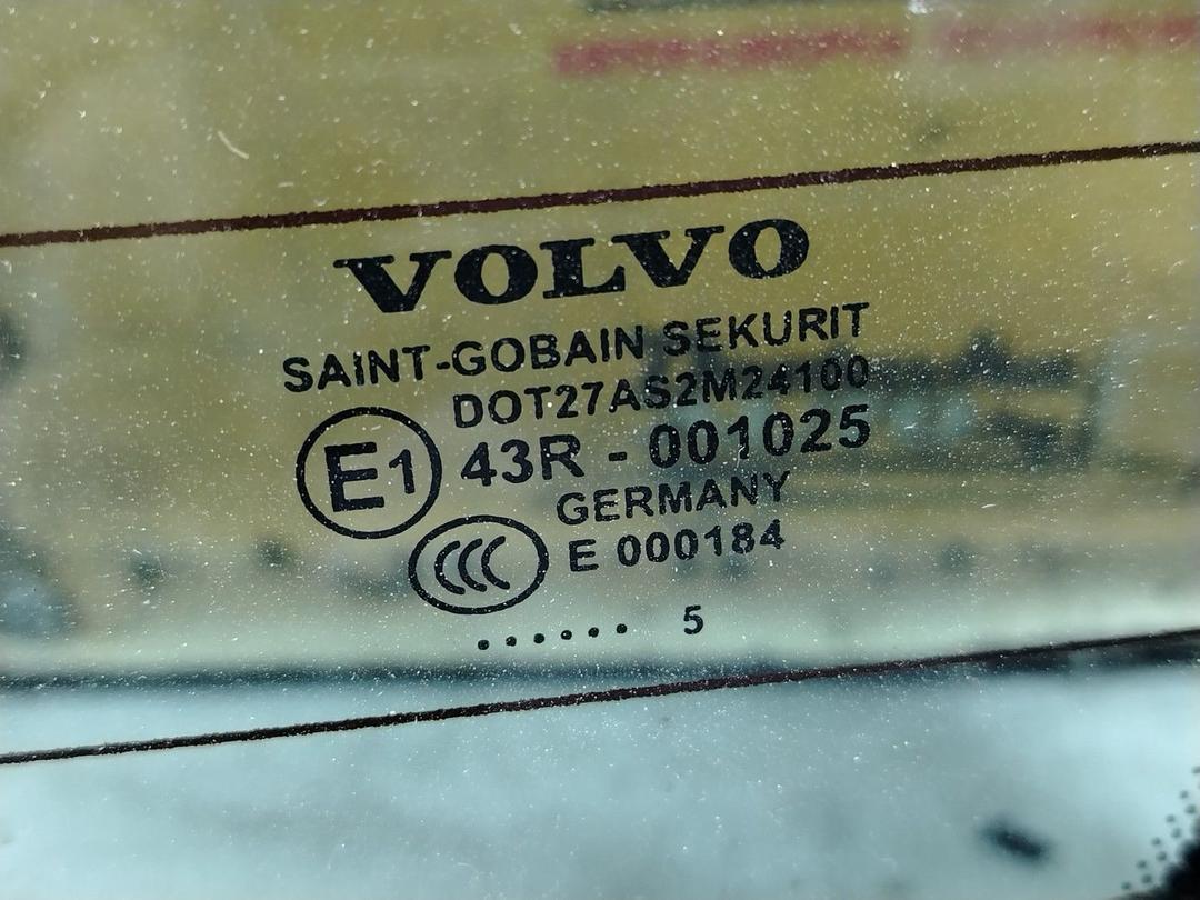 Стекло заднее Q6ZK8F Volvo V50 - Фото 2