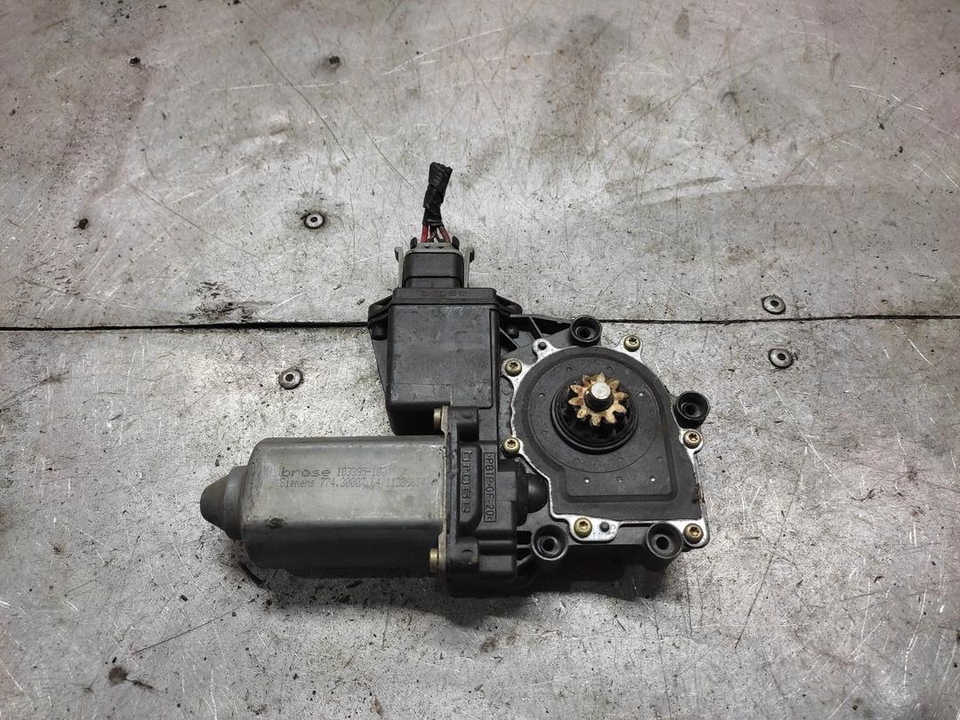 Моторчик стеклоподъемника передний правый T5MNS1 Opel Vectra - Фото 2