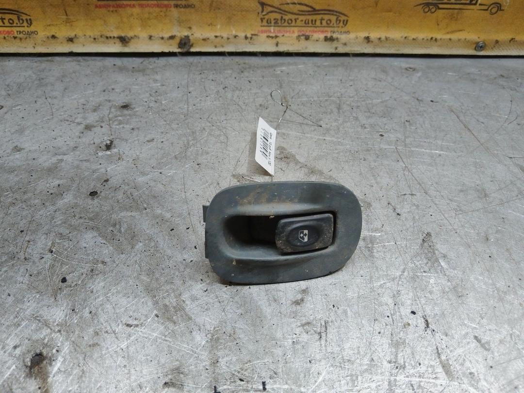 Кнопка стеклоподъемника переднего правого 01J0AW Renault Scenic