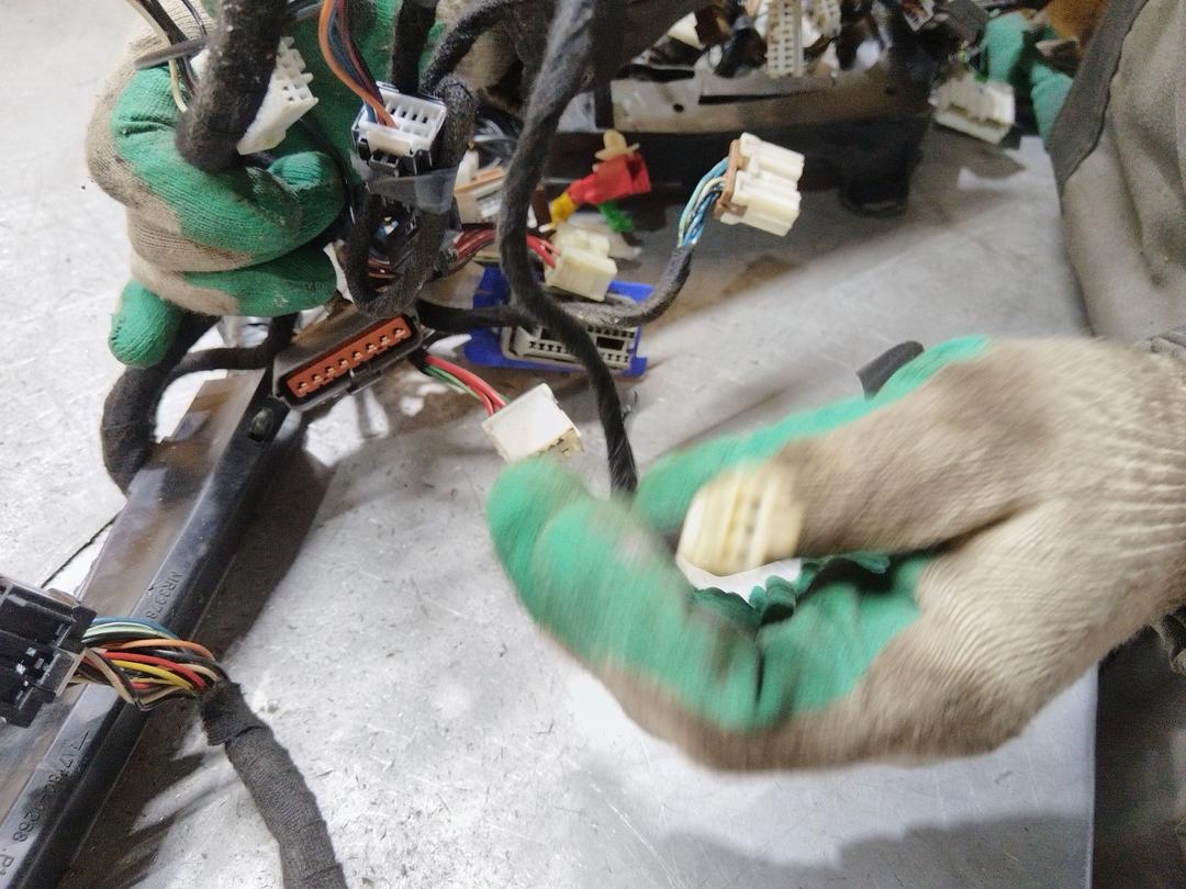 Проводка салона WDBACG Mitsubishi Carisma undefined