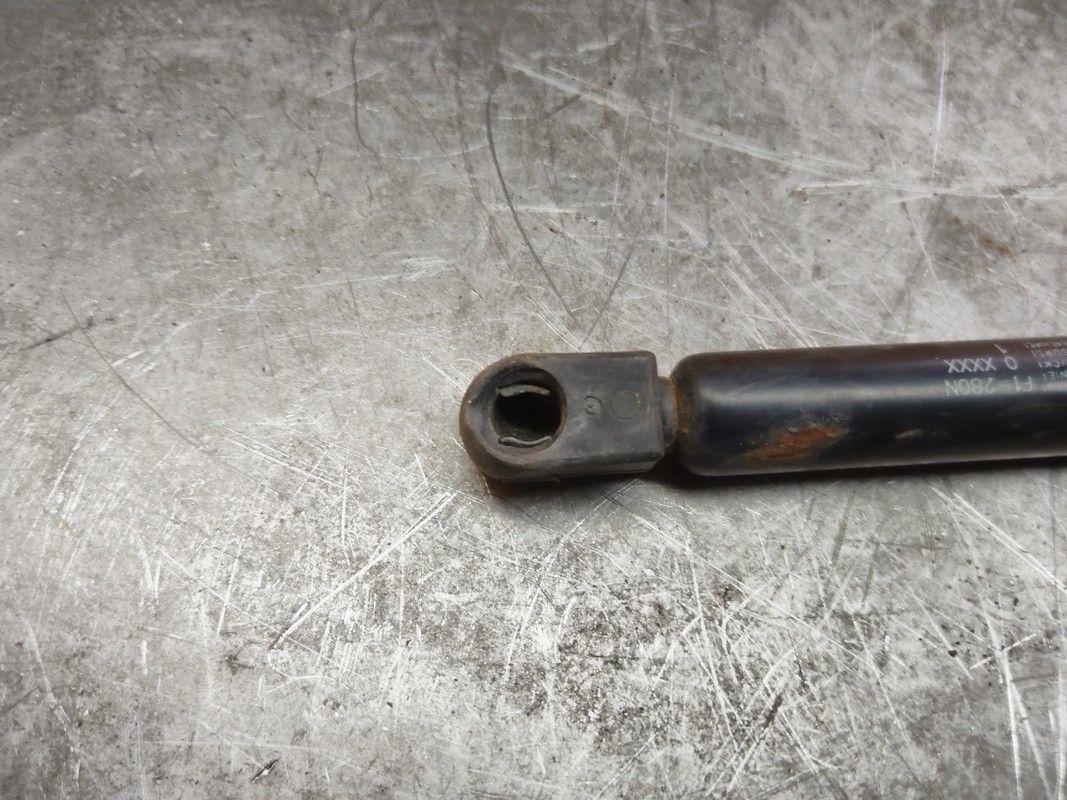 Амортизатор капота 58N5RG Fiat Stilo купить с доставкой