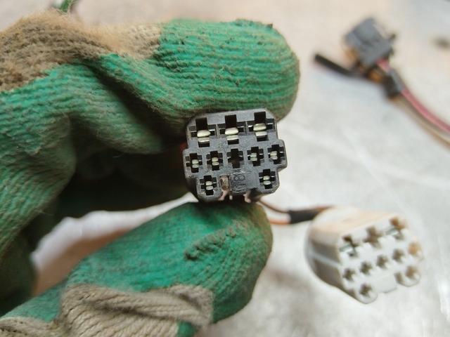 Проводка двери передней правой 00Y401 Saab 9-3 купить на авторазборке