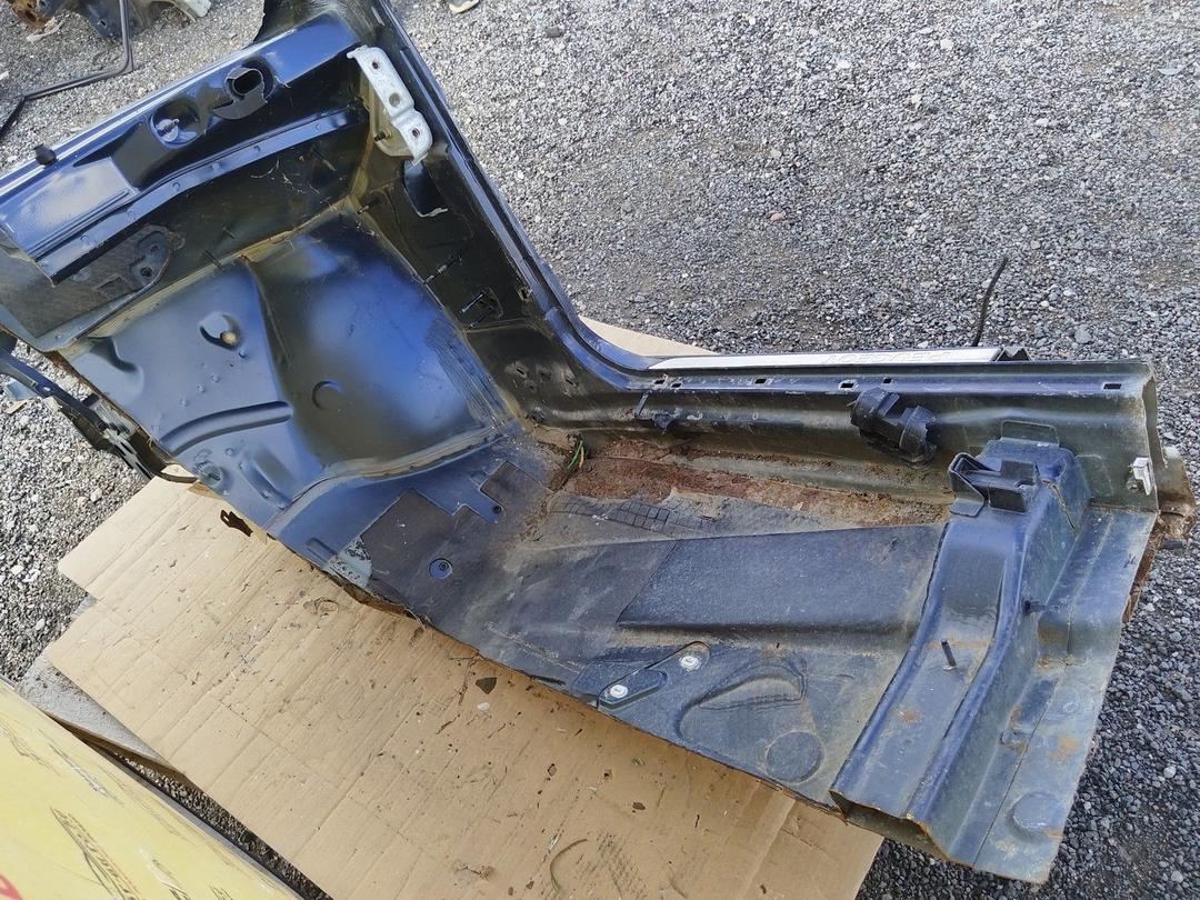 Стойка кузовная передняя правая AP3HKQ Peugeot 607 купить в магазине запчастей бу